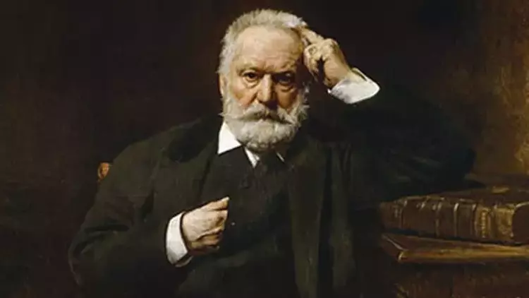 Kral Eğleniyor ve Victor Hugo Hakkında Bilgiler