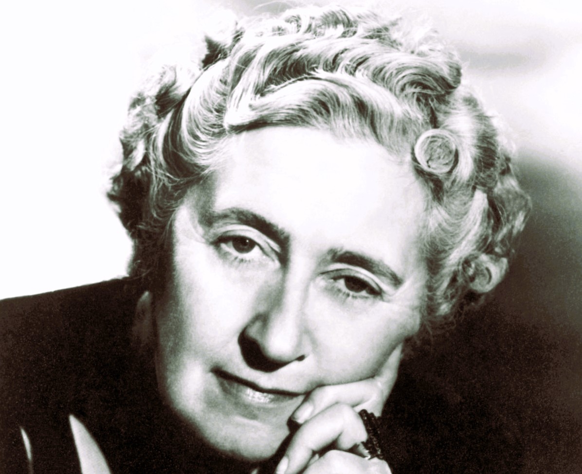 On Küçük Zenci Hakkında ve Özeti Agatha Christie